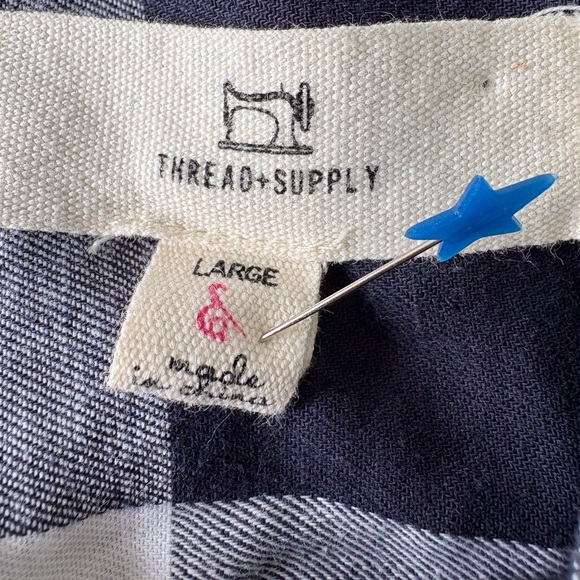 Thread & Supply Navy/White Check Button Up Long Sleeve Women Size L Pockets - Picture 2 of 10